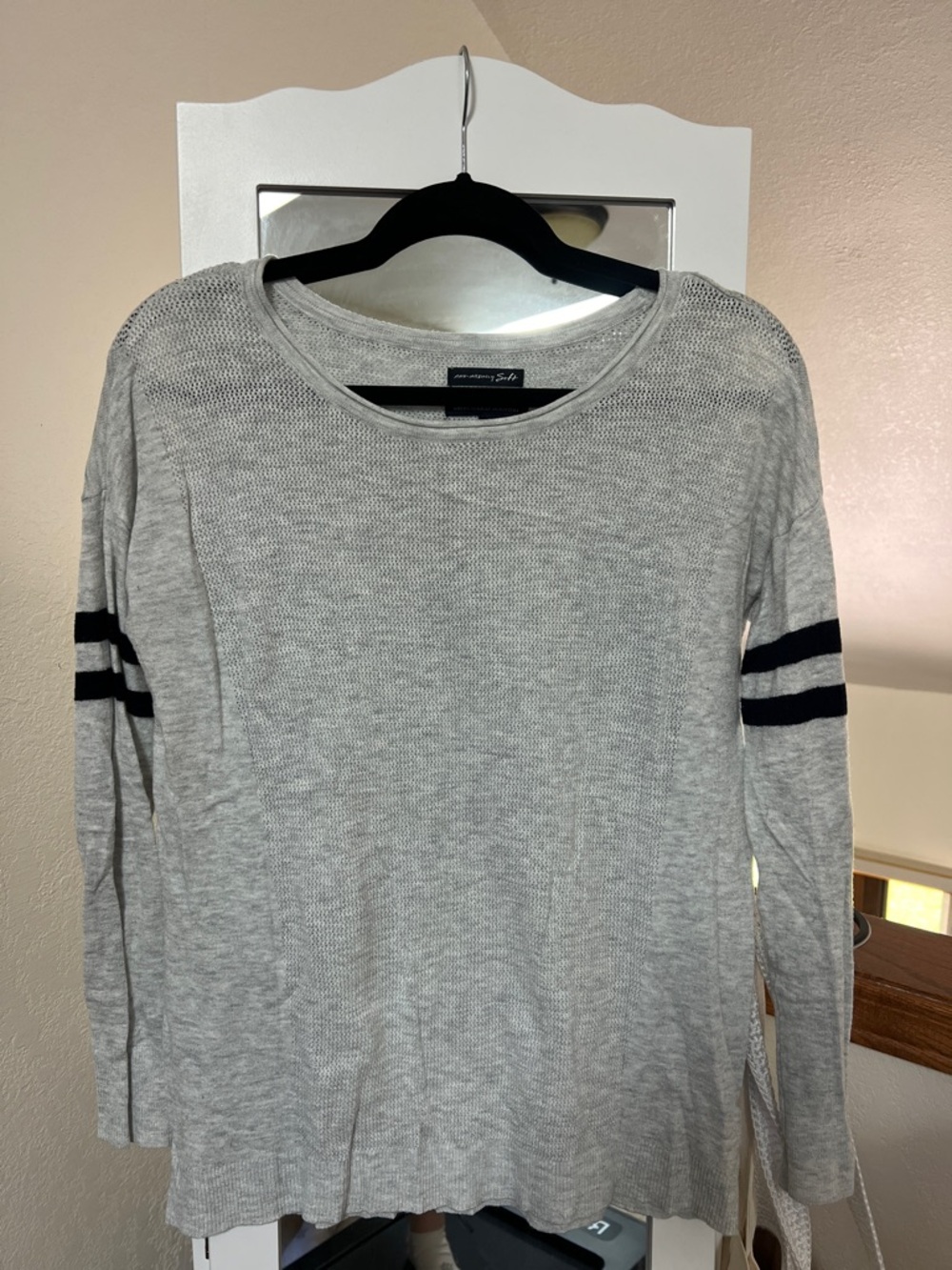 •AMERICAN EAGLE• long sleeve